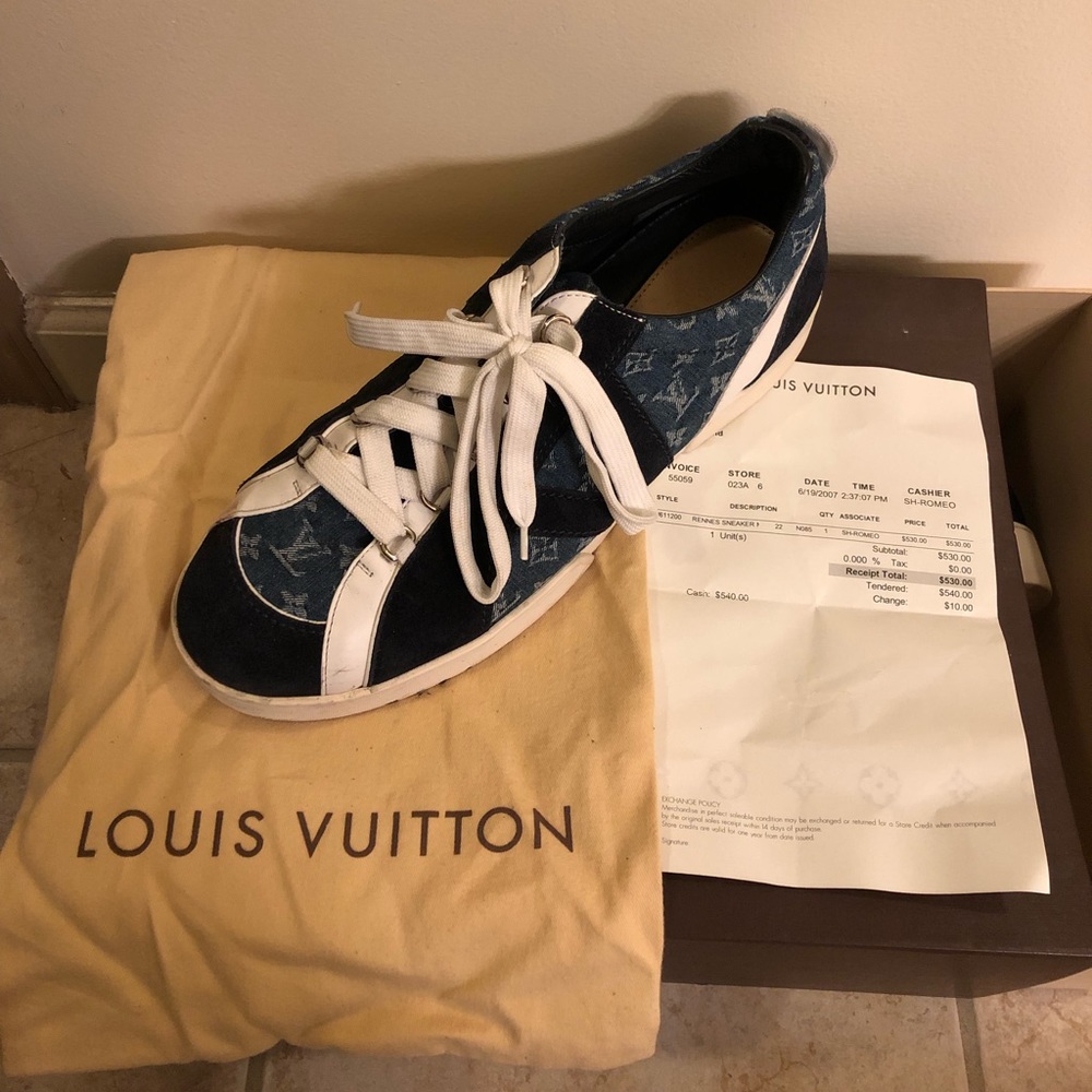LV sneaker